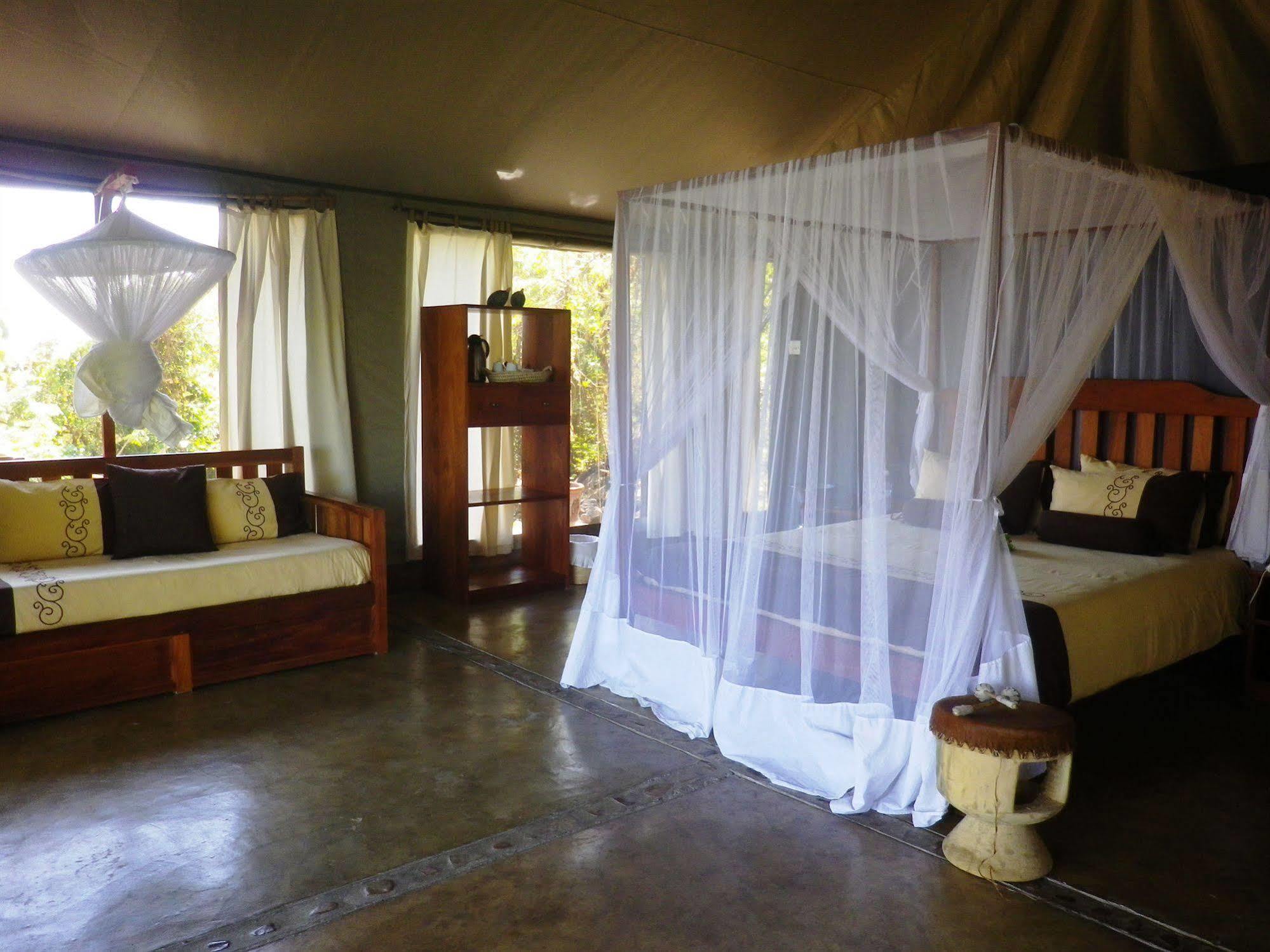 Blue Zebra Island Lodge Senga Buitenkant foto
