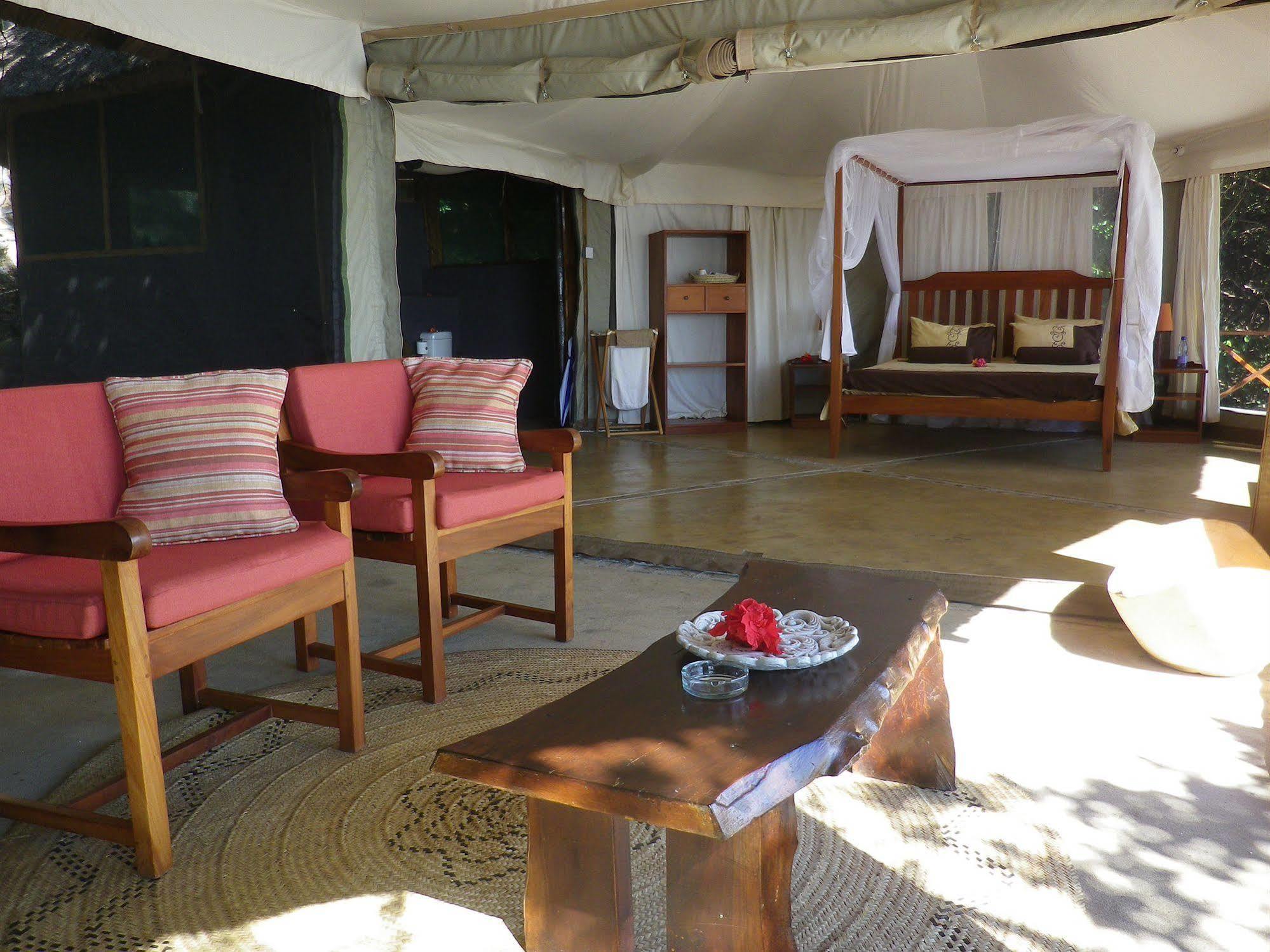 Blue Zebra Island Lodge Senga Buitenkant foto
