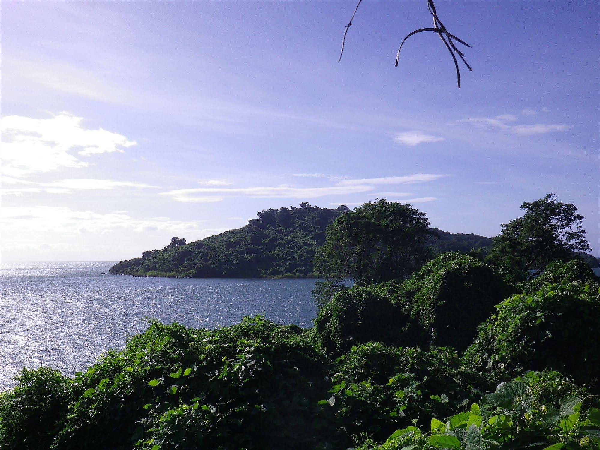 Blue Zebra Island Lodge Senga Buitenkant foto