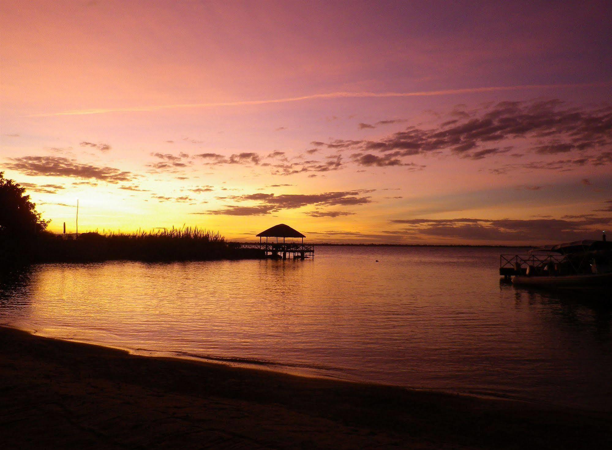 Blue Zebra Island Lodge Senga Buitenkant foto