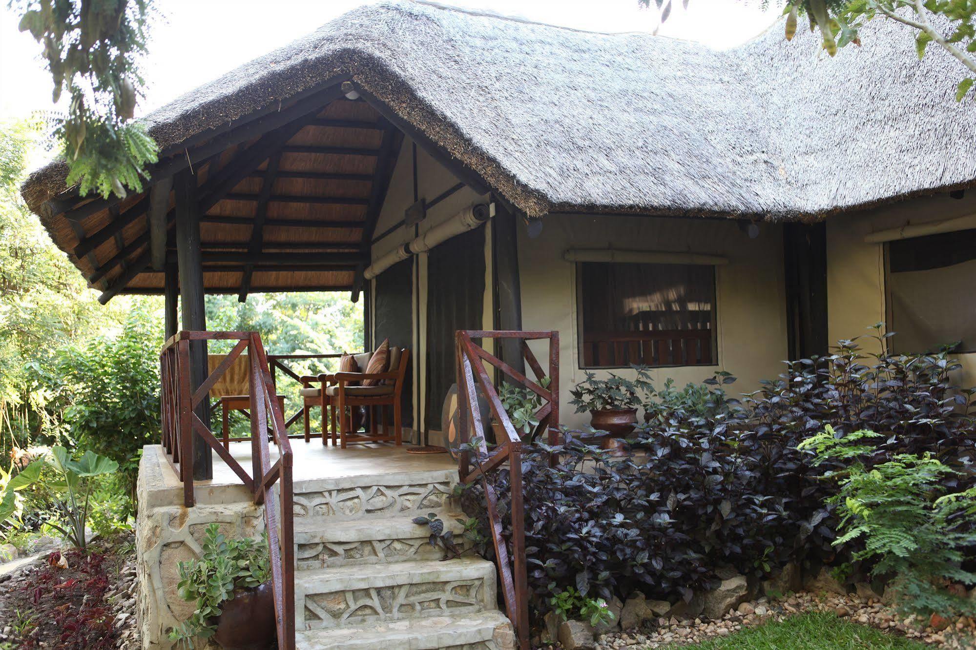 Blue Zebra Island Lodge Senga Buitenkant foto