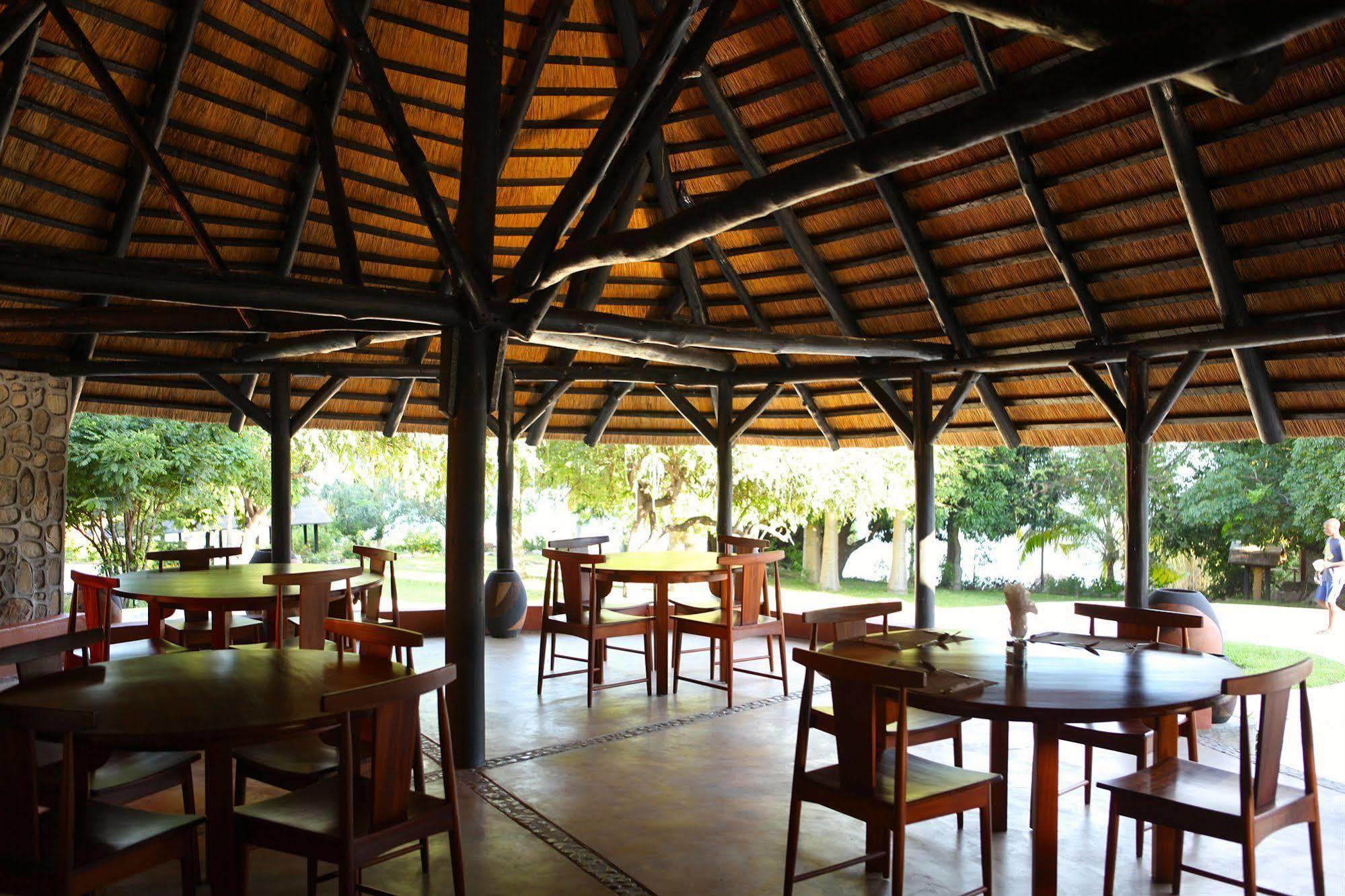 Blue Zebra Island Lodge Senga Buitenkant foto