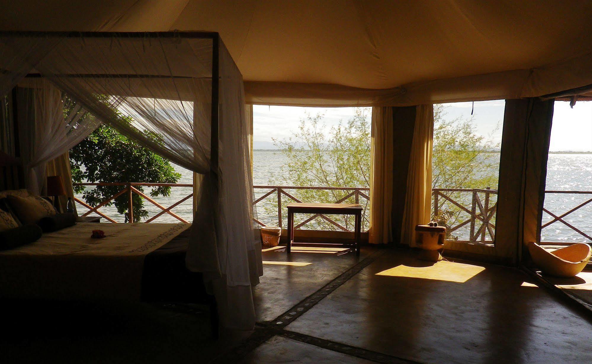 Blue Zebra Island Lodge Senga Buitenkant foto